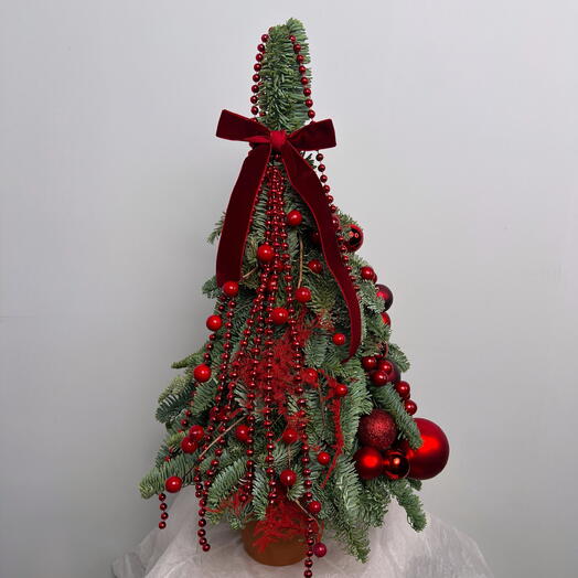 Елочка из нобилиса в красных тонах