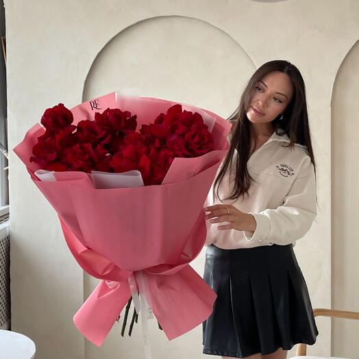 Объемный букет из метровых роз