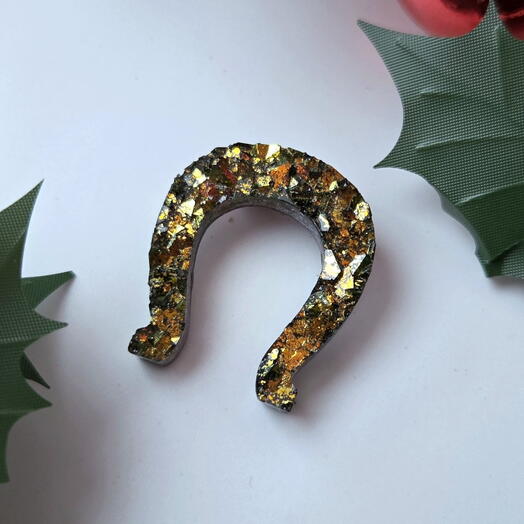 Брошь подкова золотая