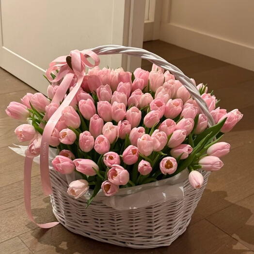 Tulipany w koszyczku
