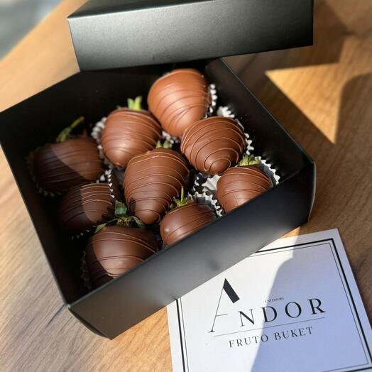 Шоколадтағы құлпынай 9 дана