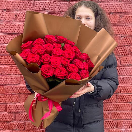 Розы красные 25шт + сладкий подарок 🎁