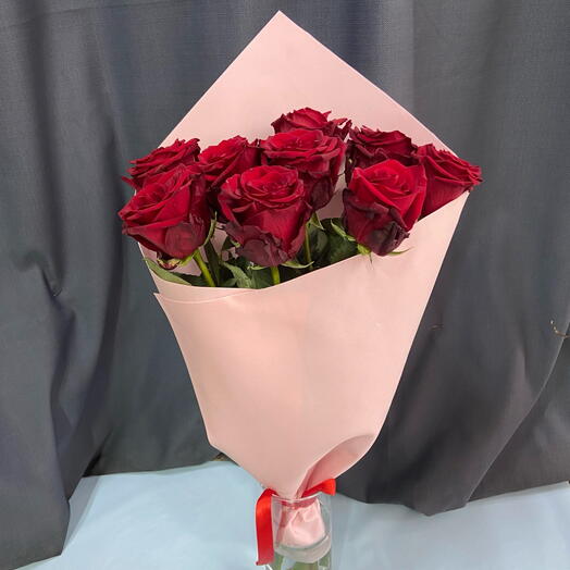Букет из бордовых роз 9