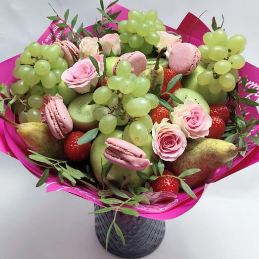 Фруктовый букет с кустовыми розами