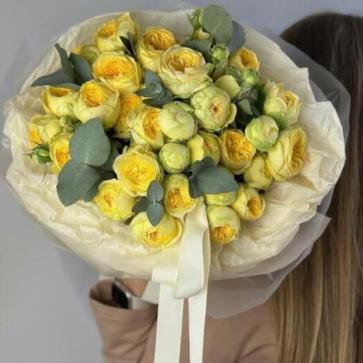 Яркий солнечный букет кустовые пионовидные жёлтые розы Silva Sunny как пионы размер М