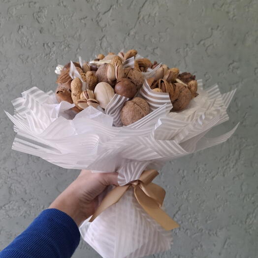 Букет из орехов "Пушистое облако"