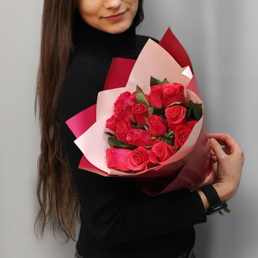 Букет из 15 малиновых роз