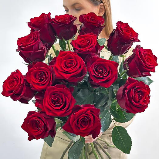 Розы красные 15 шт