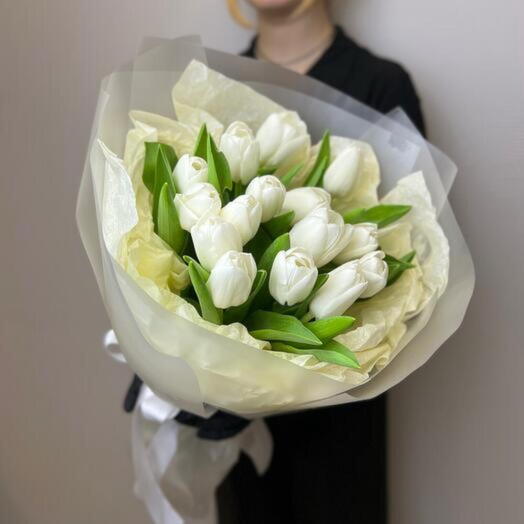 Букет белых тюльпанов 15шт