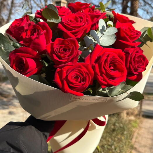 Красные розы с эвкалиптом️ (13)