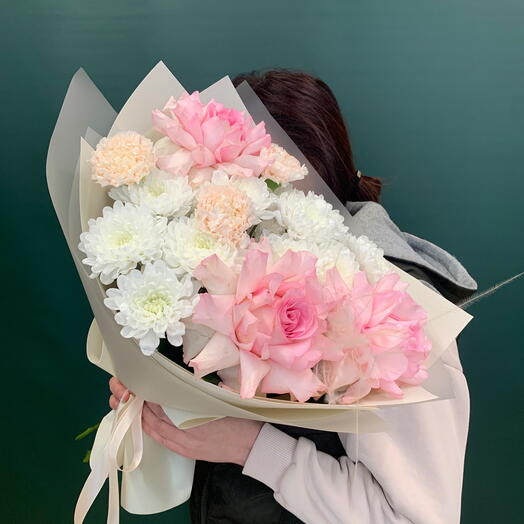 Нежный букет с розой и хризантемой 🌸