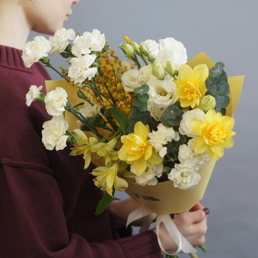 Букет «Март,привет»