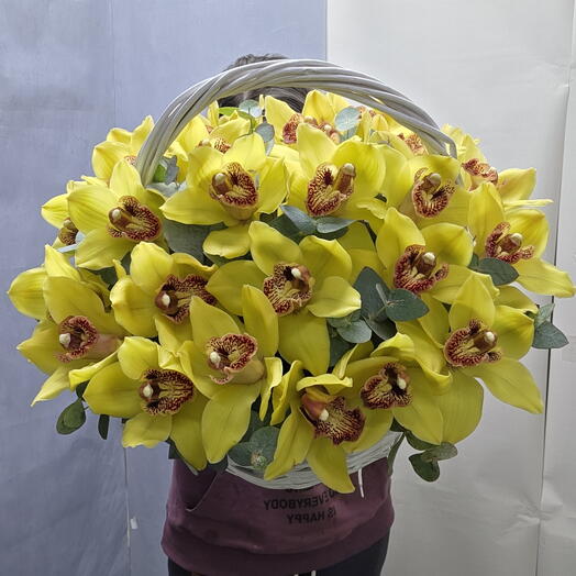 Корзина с цветами из шикарных орхидей 29