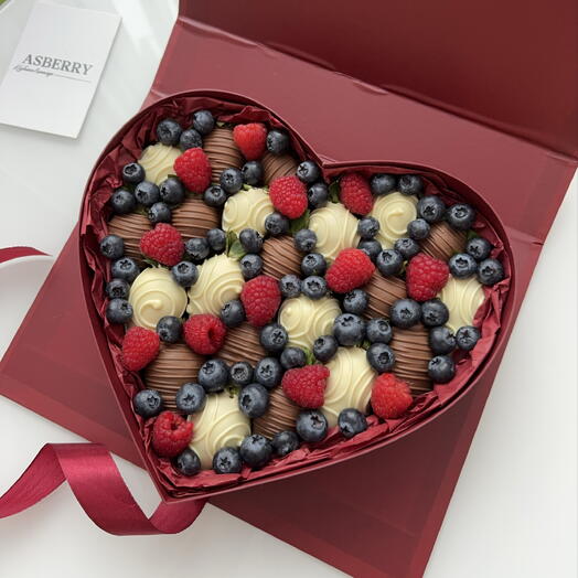 Chocolate-covered strawberries "a book with a heart inside" 18-20 berries
