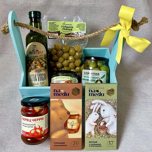 «Симфония вкуса» гастрономический подарок с  оливками и шоколадом на меду