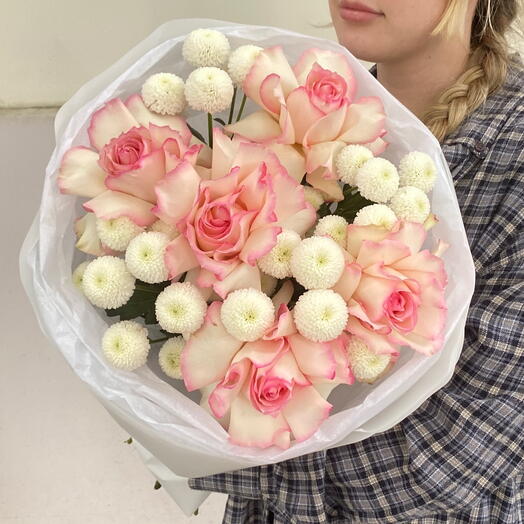 Нежный зефир 🍬 дуо букет из французских роз 🌹 и хризантем 🌸 нютон