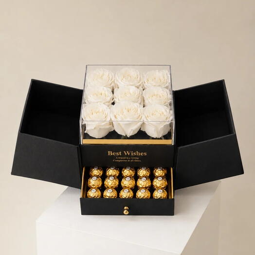 Белые розы и Ferrero Rocher в коробке-сюрпризе «Черно-белое кино»