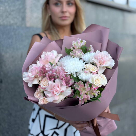 Букет «розовый вальс» 🌸💃 с кустовой розой, французской розой 🌿 и альстромерией 🥰