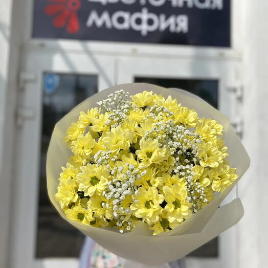 Букет "Облачко желтых хризантем и гипсофилы"