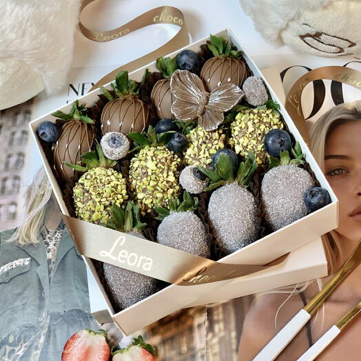 Клубника в Шоколаде 9-16 шт. Бельгийский шоколад Callebaut. Подарочный набор 5607.Leora chocolate