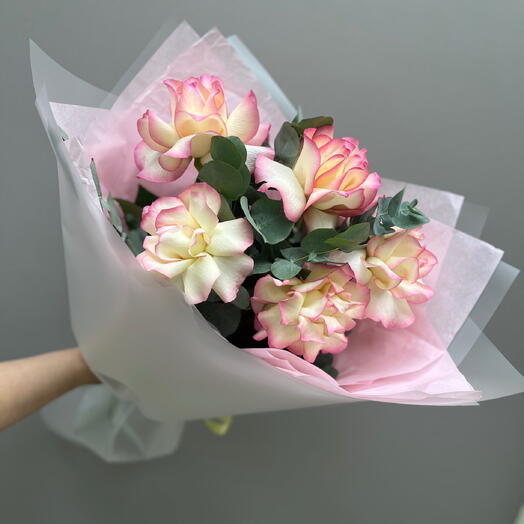 Бекет из роз