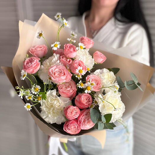 🌸 Нежный букет в розово-белых тонах — идеальный подарок для любимых