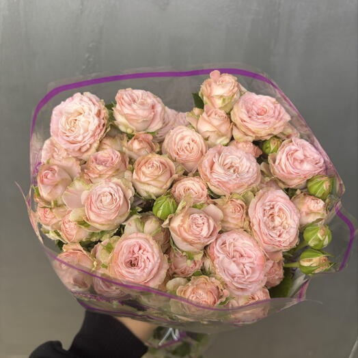 Пачка из 10 кустовых роз Бомбастик 50 см