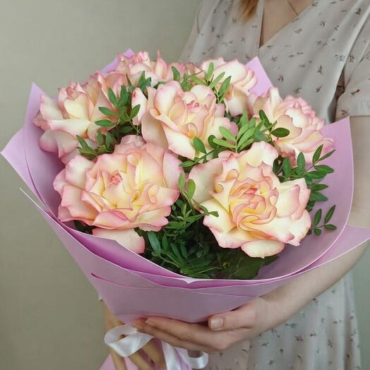 Bouquet of French roses 7 pieces