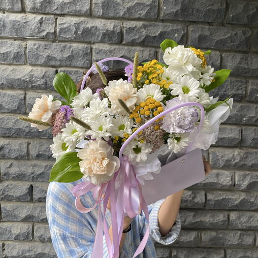 Композиция « Полянка» с диантусами и ромашками 🌼