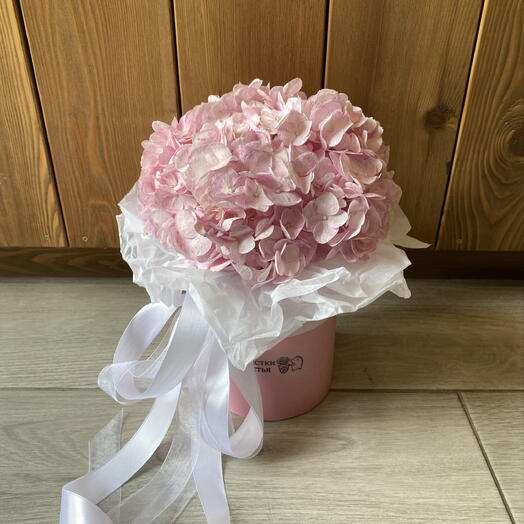 Коробочка с розовой гортензией