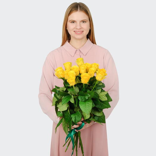 15 желтых роз