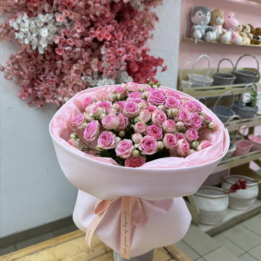 Букет из кустовых роз