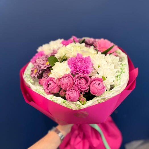 букет из гортензии, герберы рич и кустовой розы