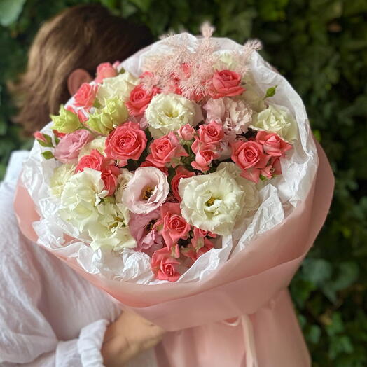 Букет из кустовых роз, эустомы для любимой 💝
