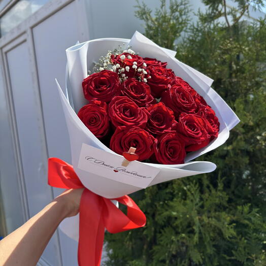 15 красных роз