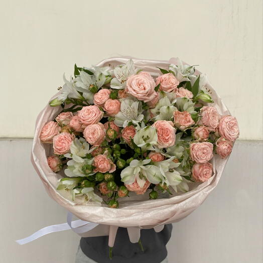 Бомба 💣 Авторский букет из кустовой розы и альстромерии