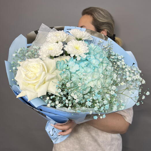 Букет на 1 сентября с голубой гортензией и французской  розой 💙🤍💙