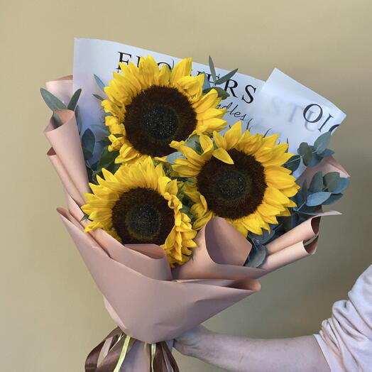 Букет подсолнухов с эвкалиптом 🌻