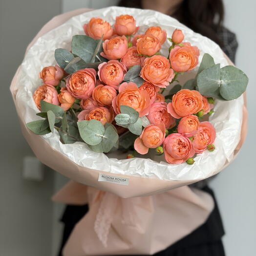 ️Букет пионовидная кустовая роза и эвкалипт в оформлении Bloom room