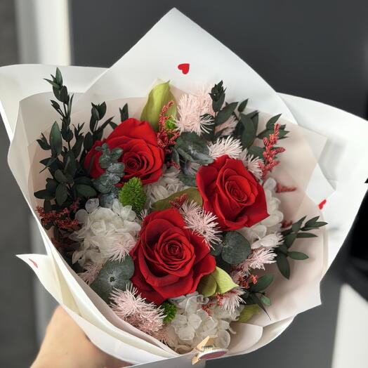Букет с красными розами (стабилизированные цветы)