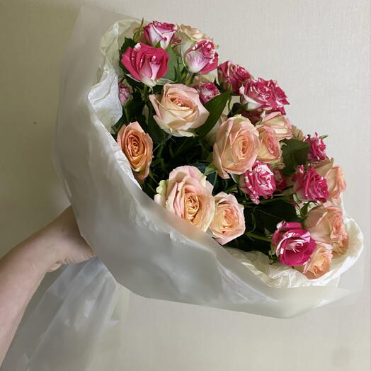 Букет кустовых роз