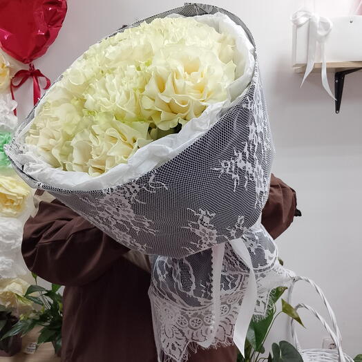 Элегантный Букет в кружеве + подарок 🎁 брендовый блеск КiKO