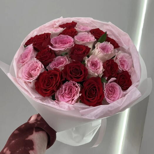 Моно букет микс роз 25 шт