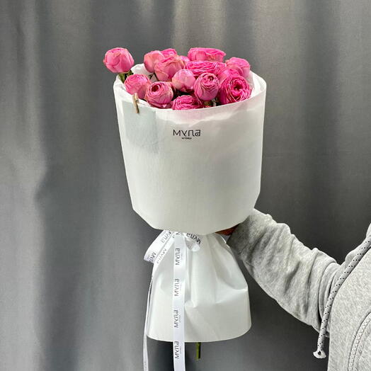 Нежный букет из 5 кустовых роз Жизель
