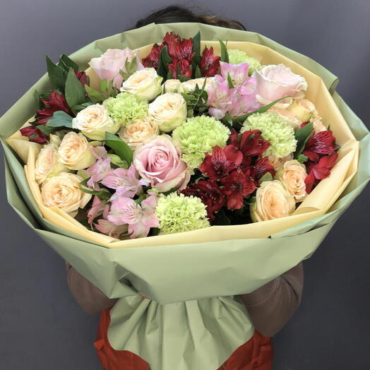 Букет с розами,диантусами,альстромерией,кустовыми розами☘️☘️☘️☘️🌺🌺🌺🌸🌸🌸🌸☘️☘️👍