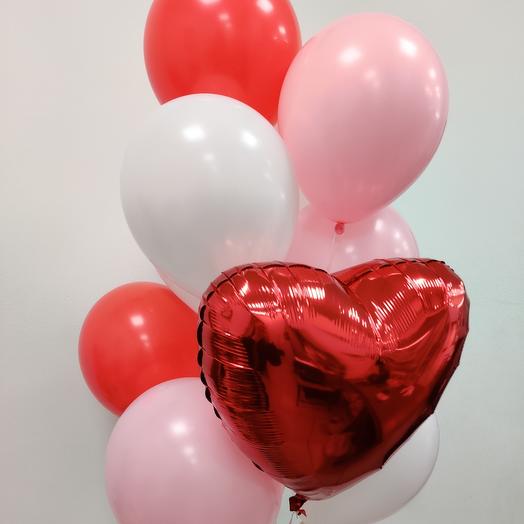 Шары с красным сердцем