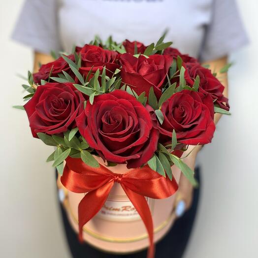 Arreglo de 9 rosas en una Caja