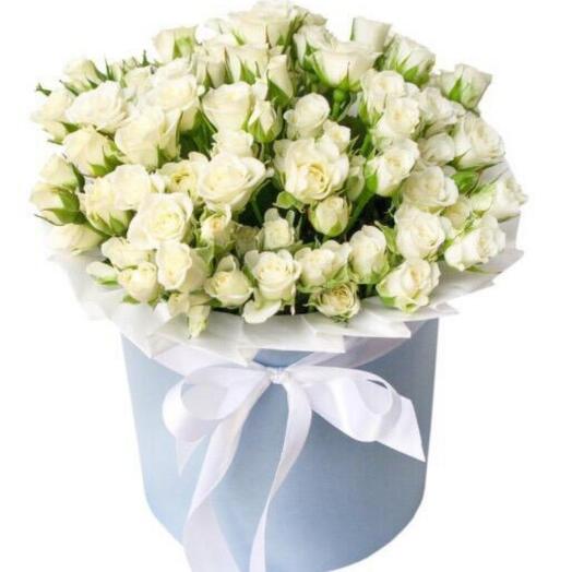 Caja de sombrero con rosas de arbusto