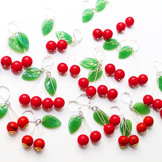 Серьги-вишенки из красного коралла