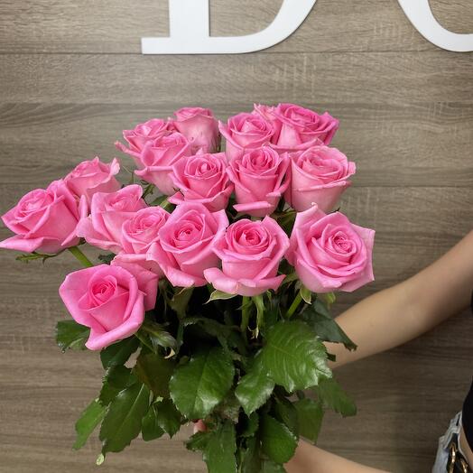 Bouquet of 17 pink roses 60 cm